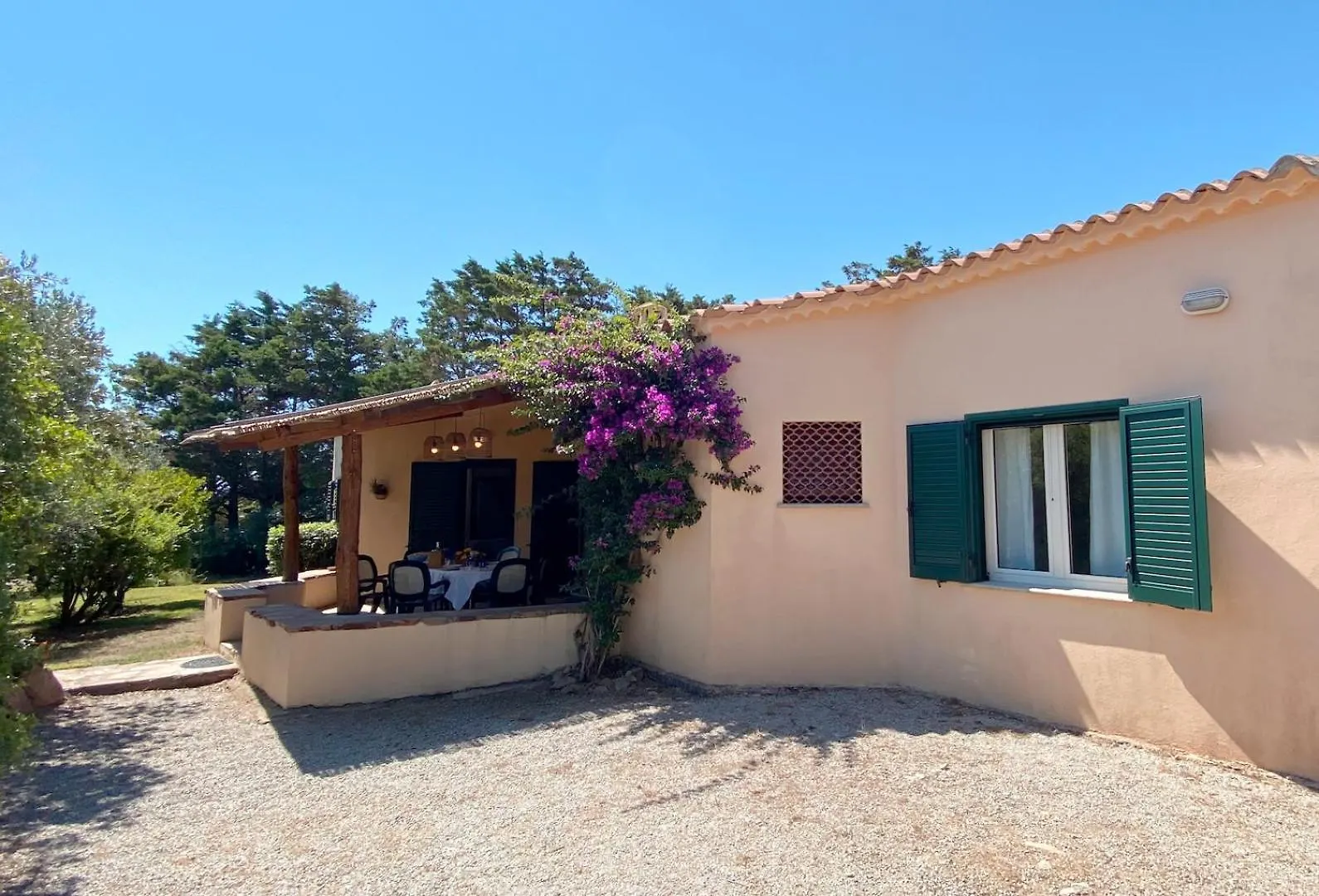 Villa La Bonaccia لا ماداّلينا 0*,
